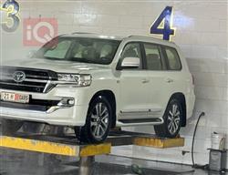 تۆیۆتا لاند کروزەر